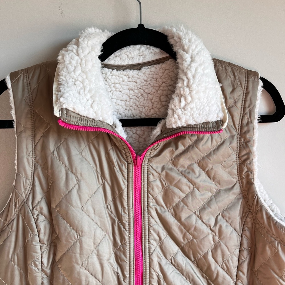 Mountain Hardware Switch Flip Reversible Sherpa V… - image 2